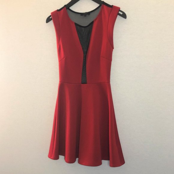 GUESS red flared dress w mesh detailing - Picture 5 of 7